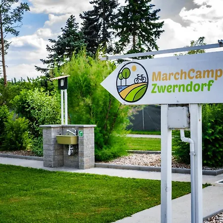 Marchcamping